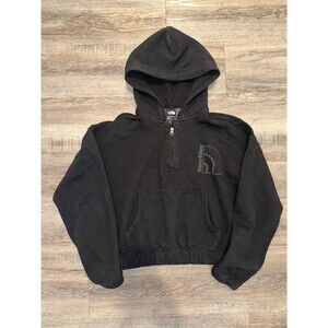NORTH FACE Women’s Cropped Pullover. Size Medium. New w/o Tags.